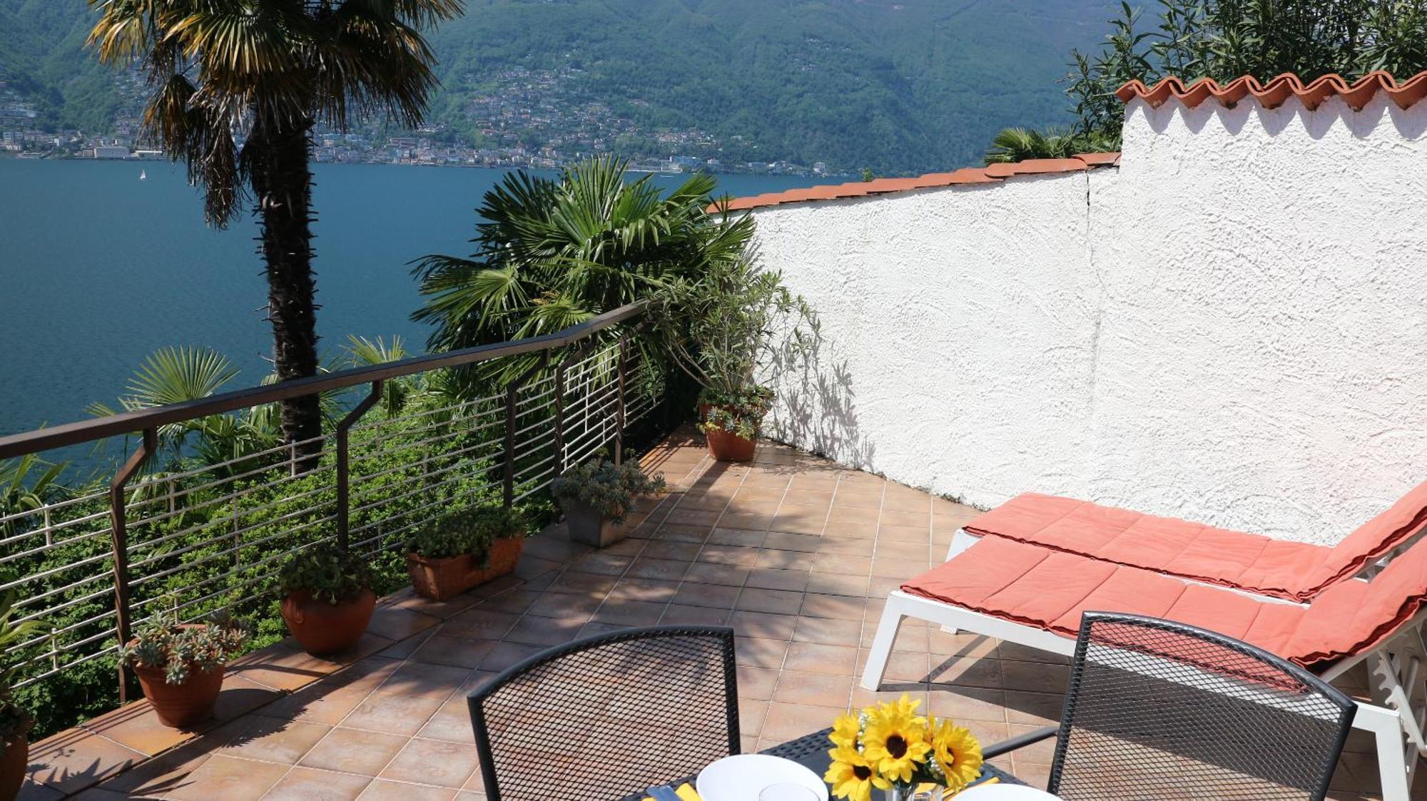 Апартаменты Casa Roccia Pino Lago Maggiore Экстерьер фото