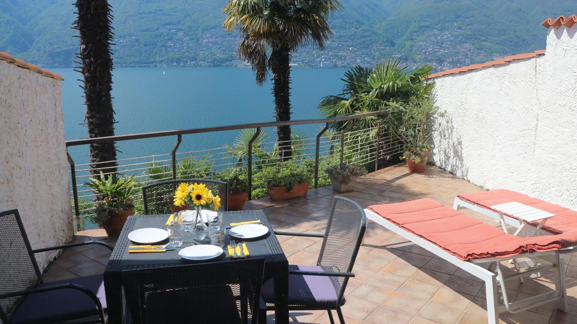 Апартаменты Casa Roccia Pino Lago Maggiore Экстерьер фото